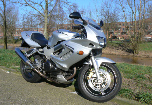 honda-vtr1000-firestorm 51167242821 o
